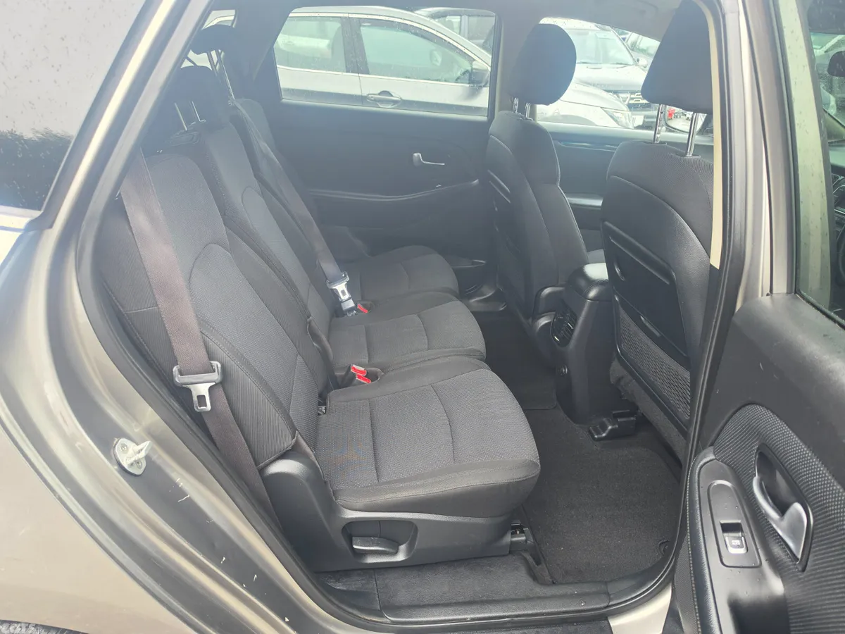 Kia Carens MPV, Diesel, 2016, Silver