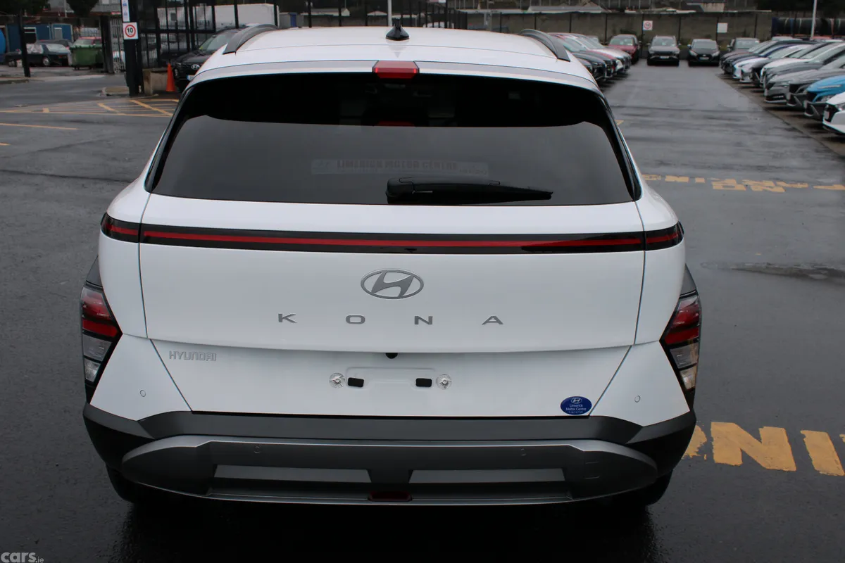 Hyundai KONA MPV, Petrol, 2026, White