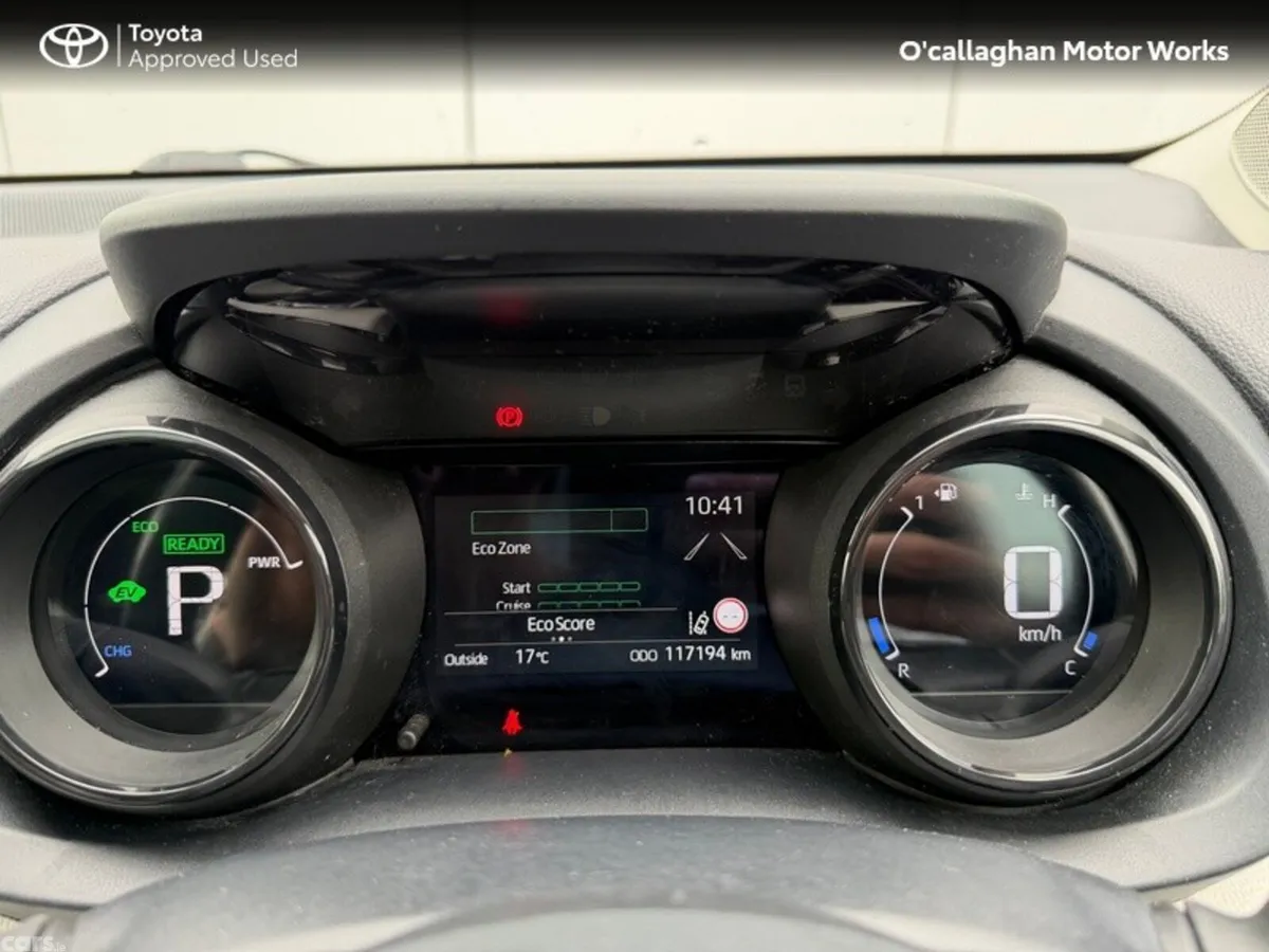 Toyota Yaris Hatchback, Petrol Hybrid, 2022, White