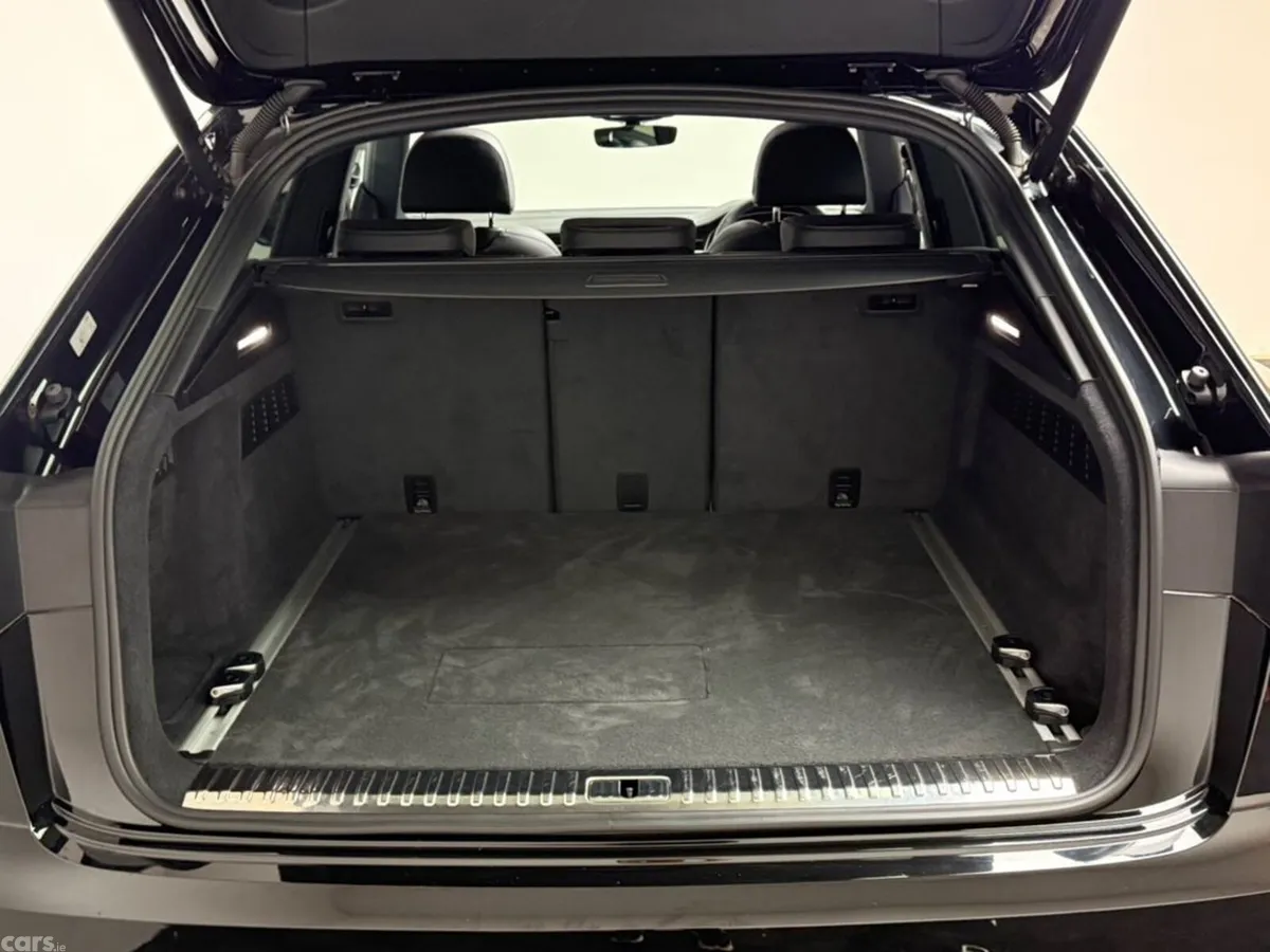 Audi Q8 SUV, Petrol Plug-in Hybrid, 2025, Black