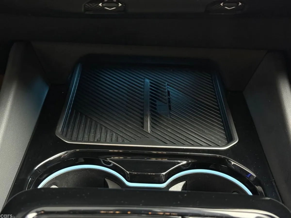 BMW 5-Series Saloon, Petrol Plug-in Hybrid, 2024, Blue