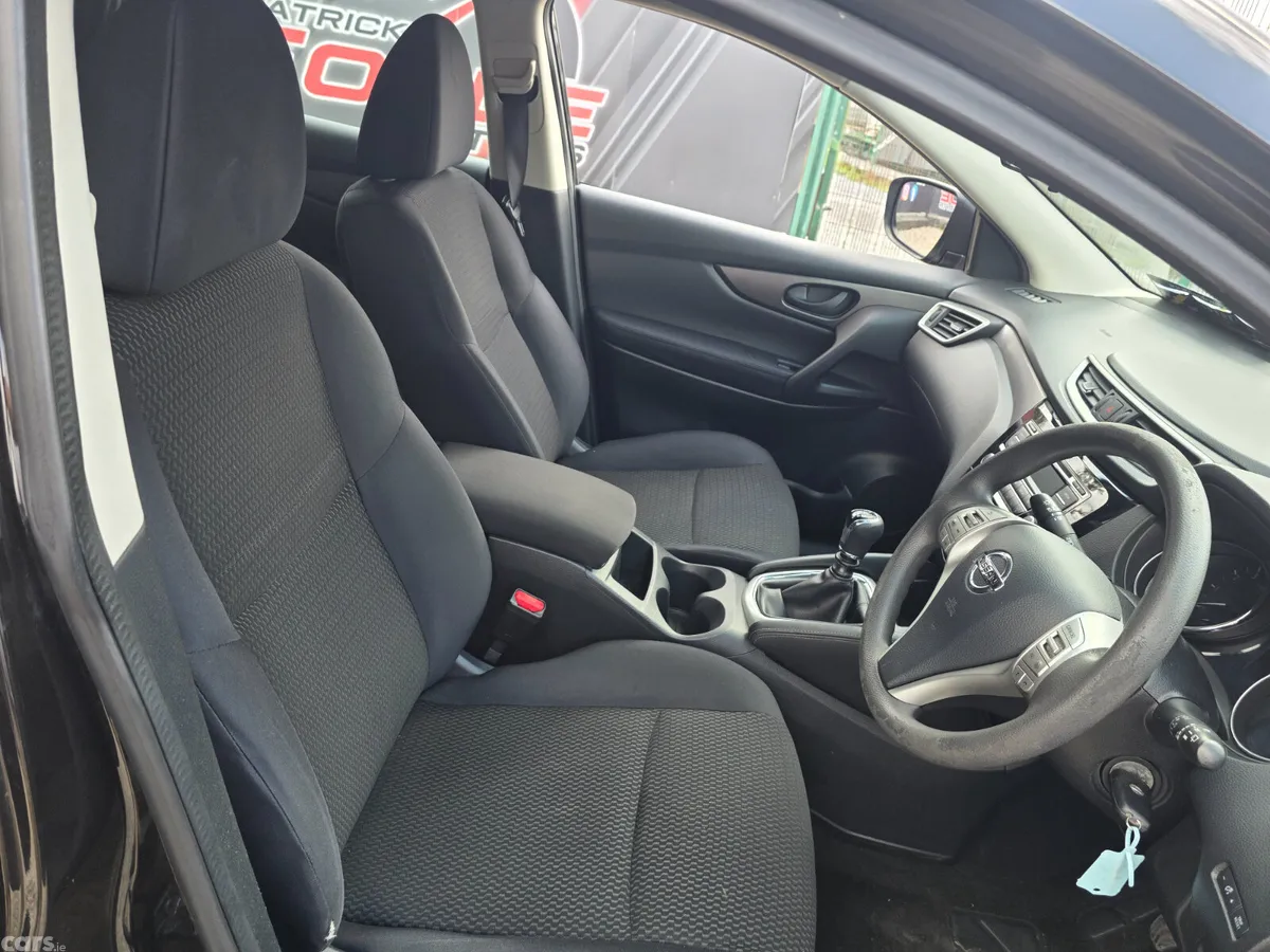 Nissan Qashqai Hatchback, Petrol, 2016, Black