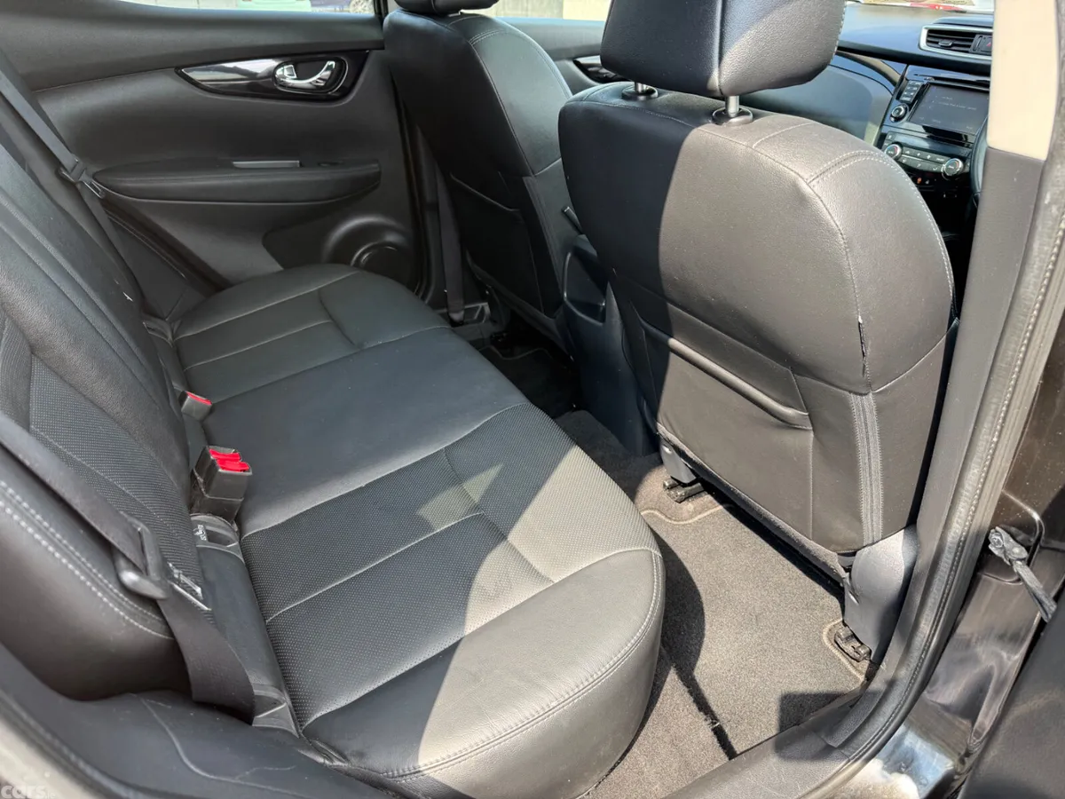 Nissan Qashqai Hatchback, Diesel, 2016, Black