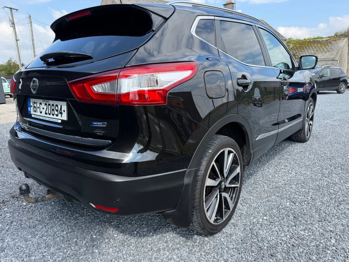 Nissan Qashqai Hatchback, Diesel, 2016, Black