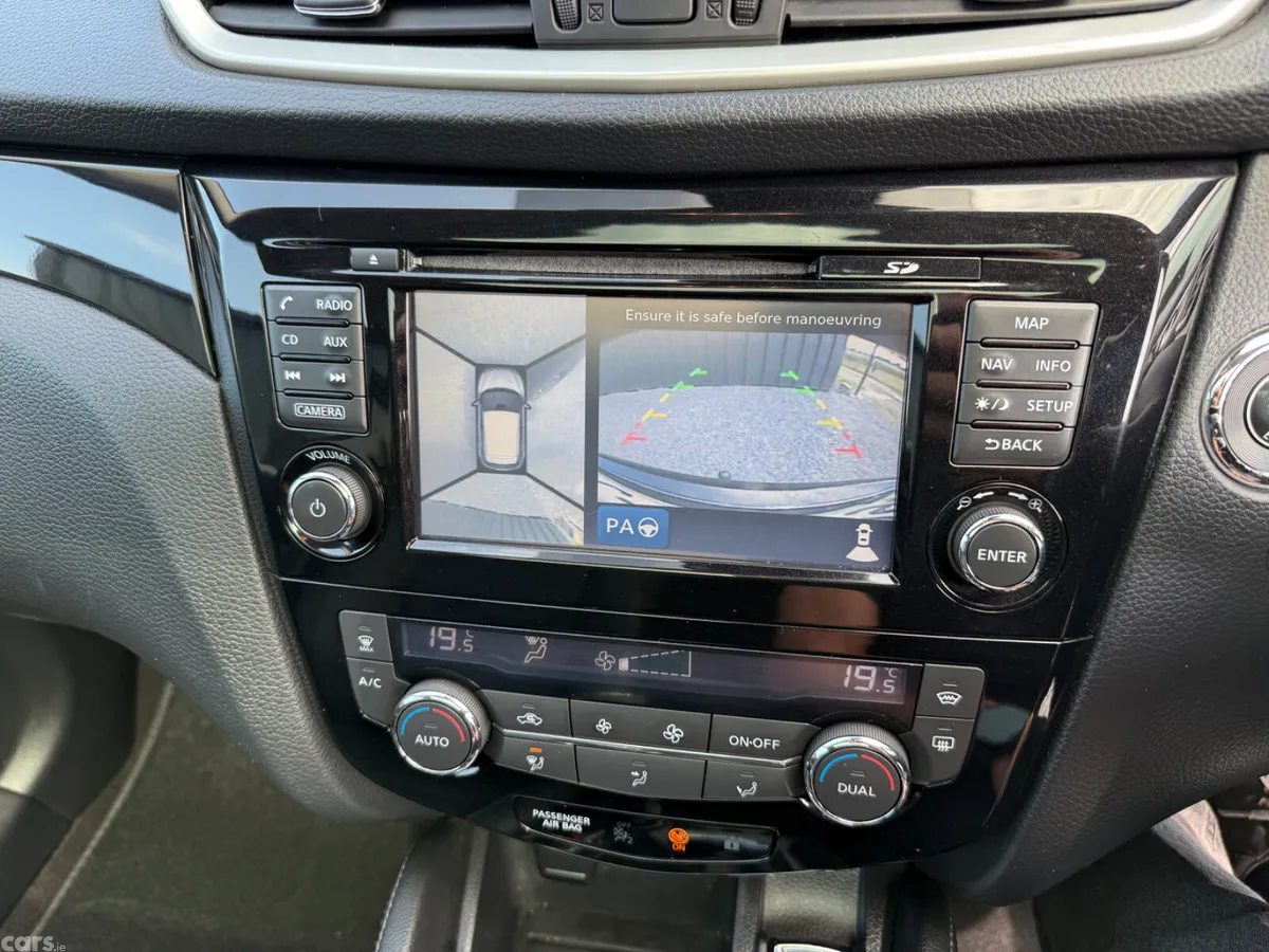 Nissan Qashqai Hatchback, Diesel, 2016, Black