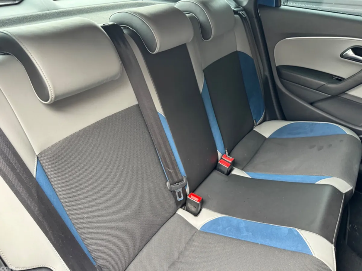 Volkswagen Polo Hatchback, Petrol, 2015, Blue