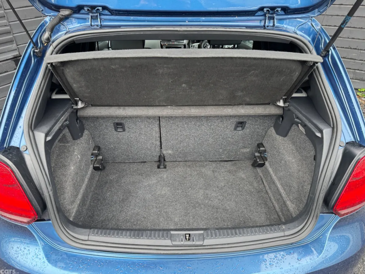 Volkswagen Polo Hatchback, Petrol, 2015, Blue