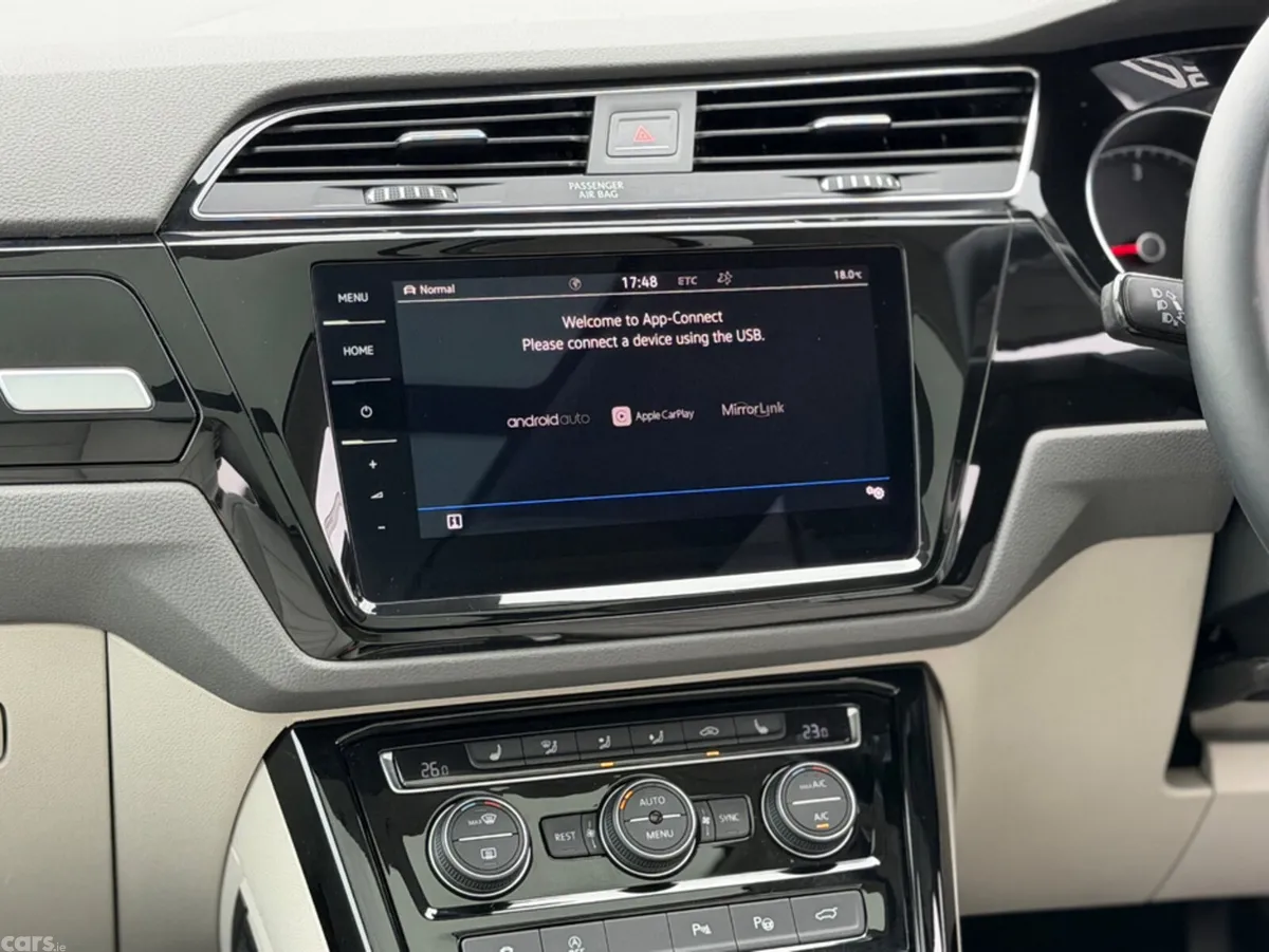 Volkswagen Touran MPV, Diesel, 2018, Grey