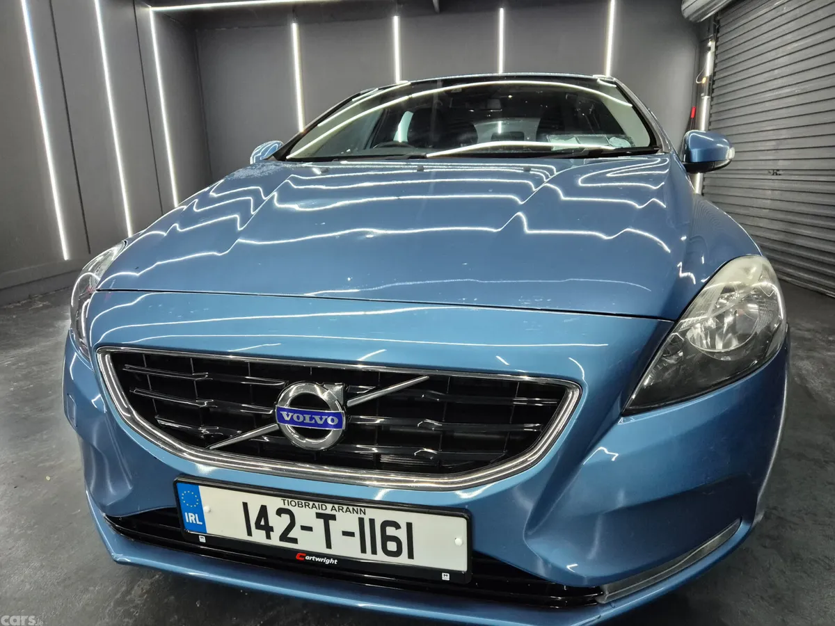 Volvo V40 Hatchback, Diesel, 2014, Blue