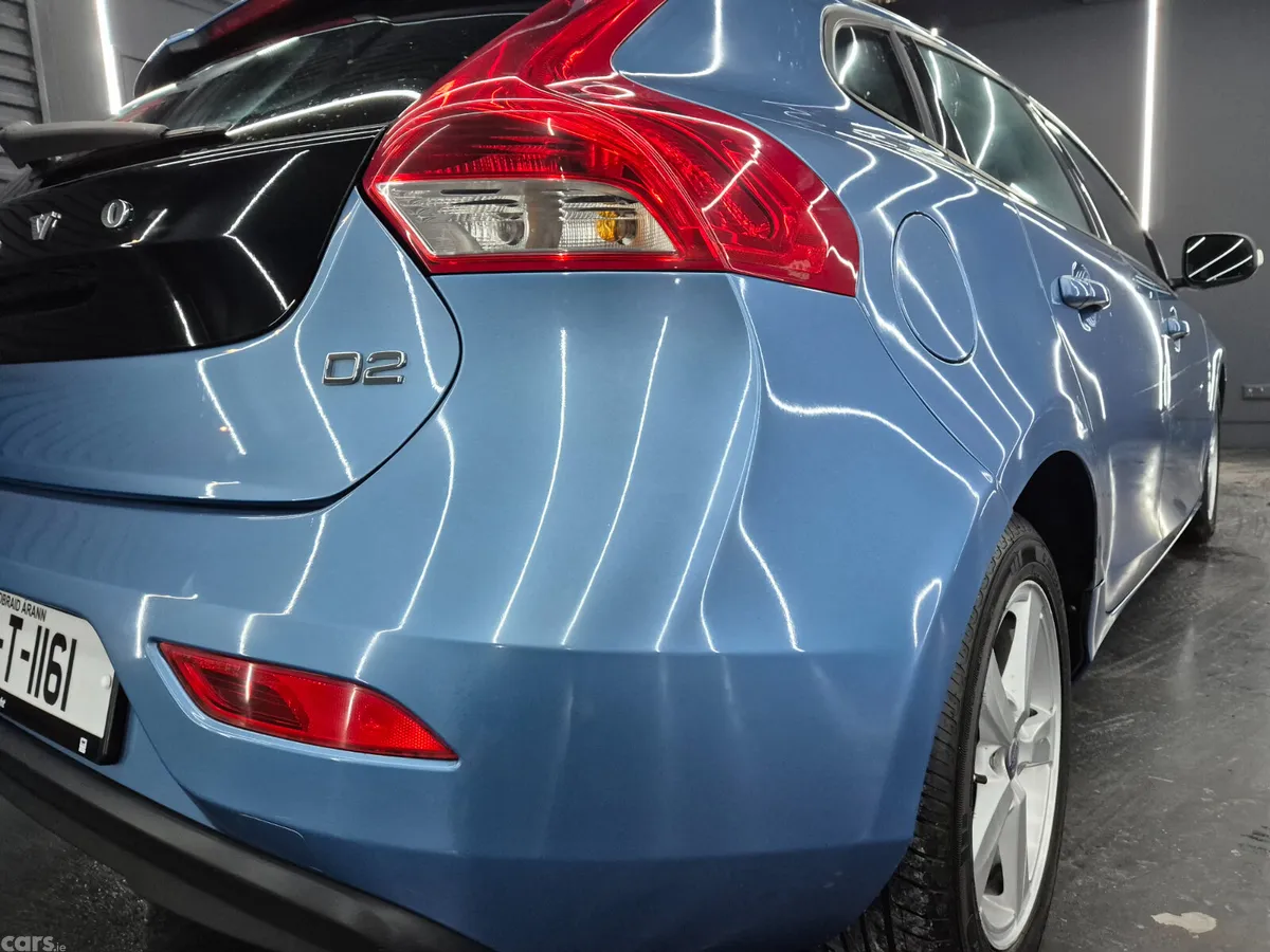 Volvo V40 Hatchback, Diesel, 2014, Blue