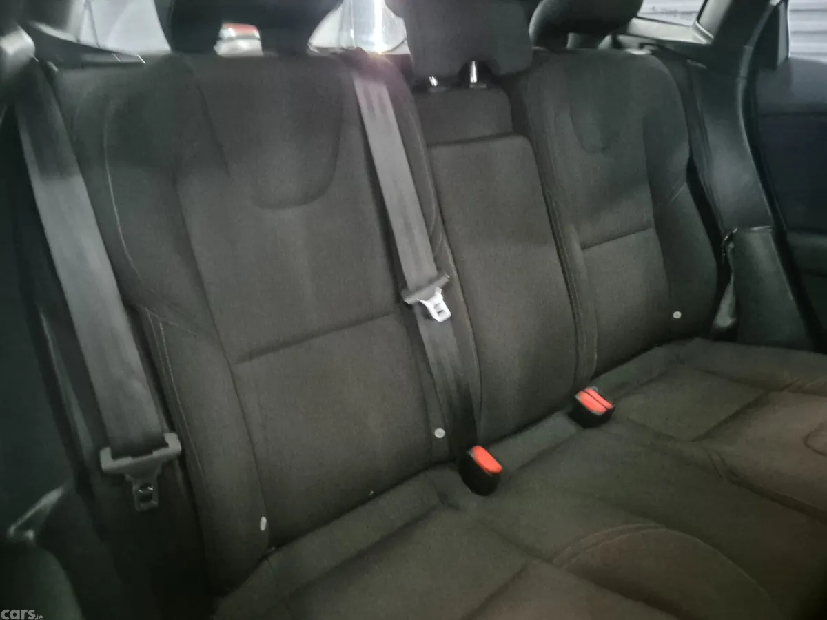 Volvo V40 Hatchback, Diesel, 2014, Blue