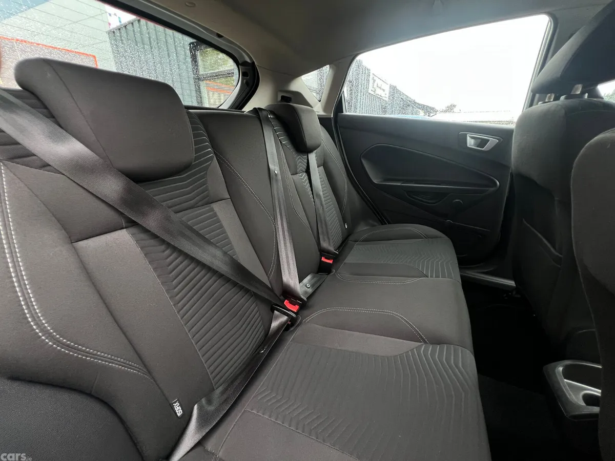 Ford Fiesta Hatchback, Petrol, 2015, White