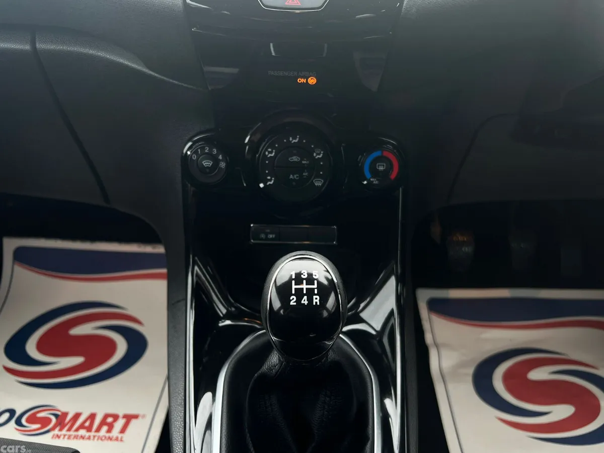 Ford Fiesta Hatchback, Petrol, 2015, White