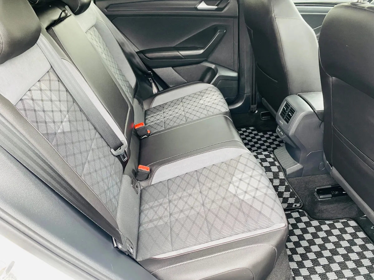 Volkswagen T-Roc SUV, Diesel, 2023, White