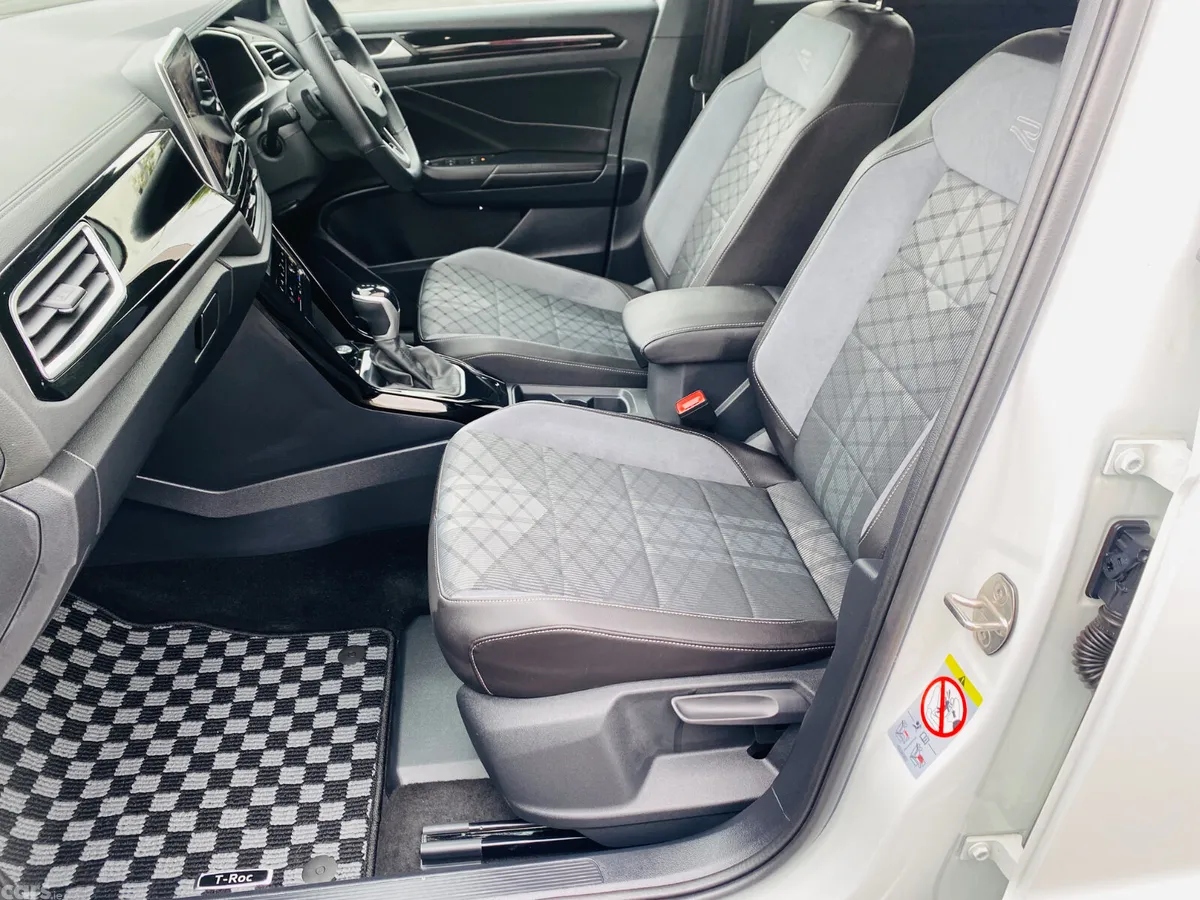 Volkswagen T-Roc SUV, Diesel, 2023, White