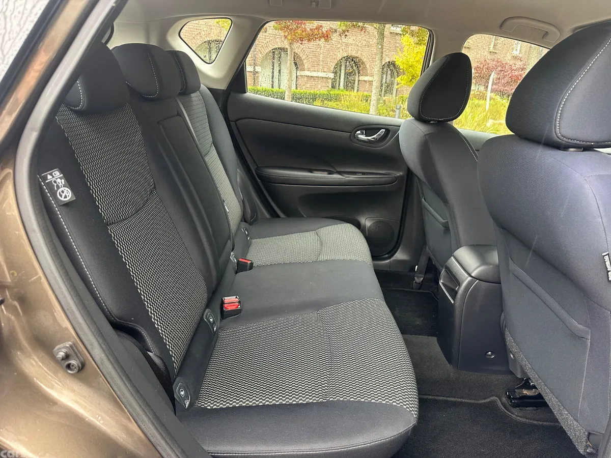 Nissan Pulsar Hatchback, Petrol, 2015, Brown