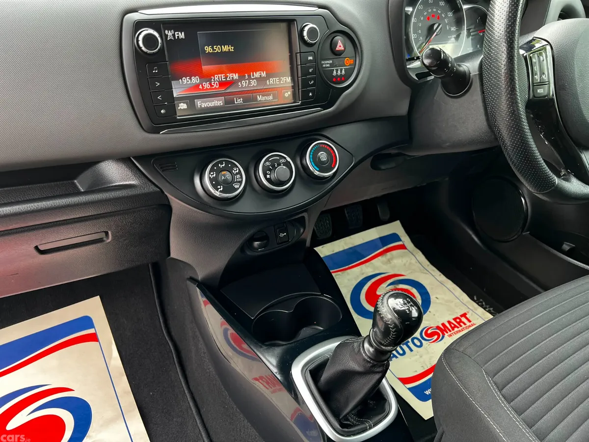 Toyota Yaris Hatchback, Diesel, 2016, Blue