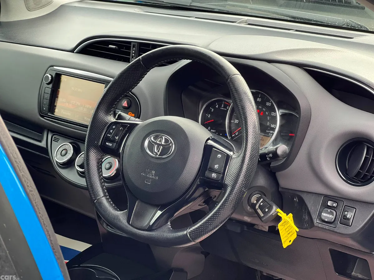 Toyota Yaris Hatchback, Diesel, 2016, Blue