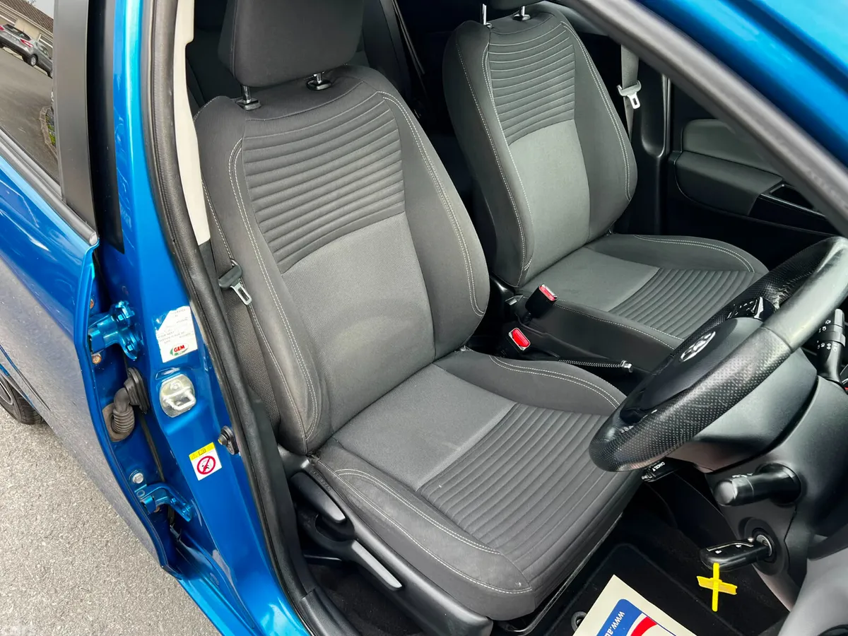 Toyota Yaris Hatchback, Diesel, 2016, Blue