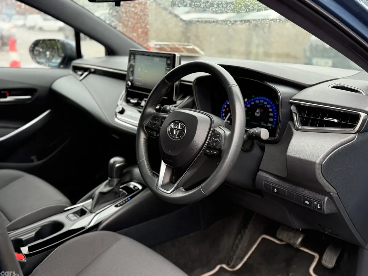 Toyota Corolla Hatchback, Petrol Hybrid, 2022, Blue