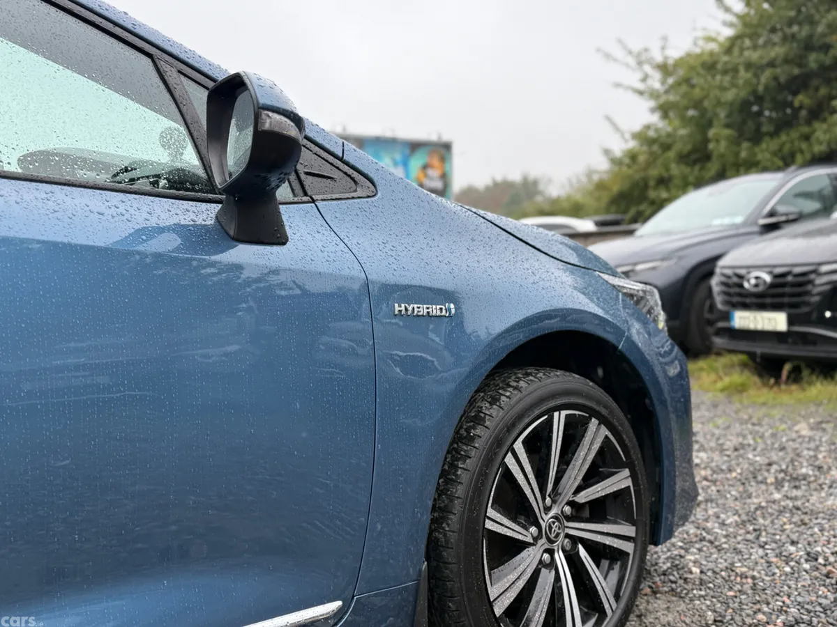 Toyota Corolla Hatchback, Petrol Hybrid, 2022, Blue