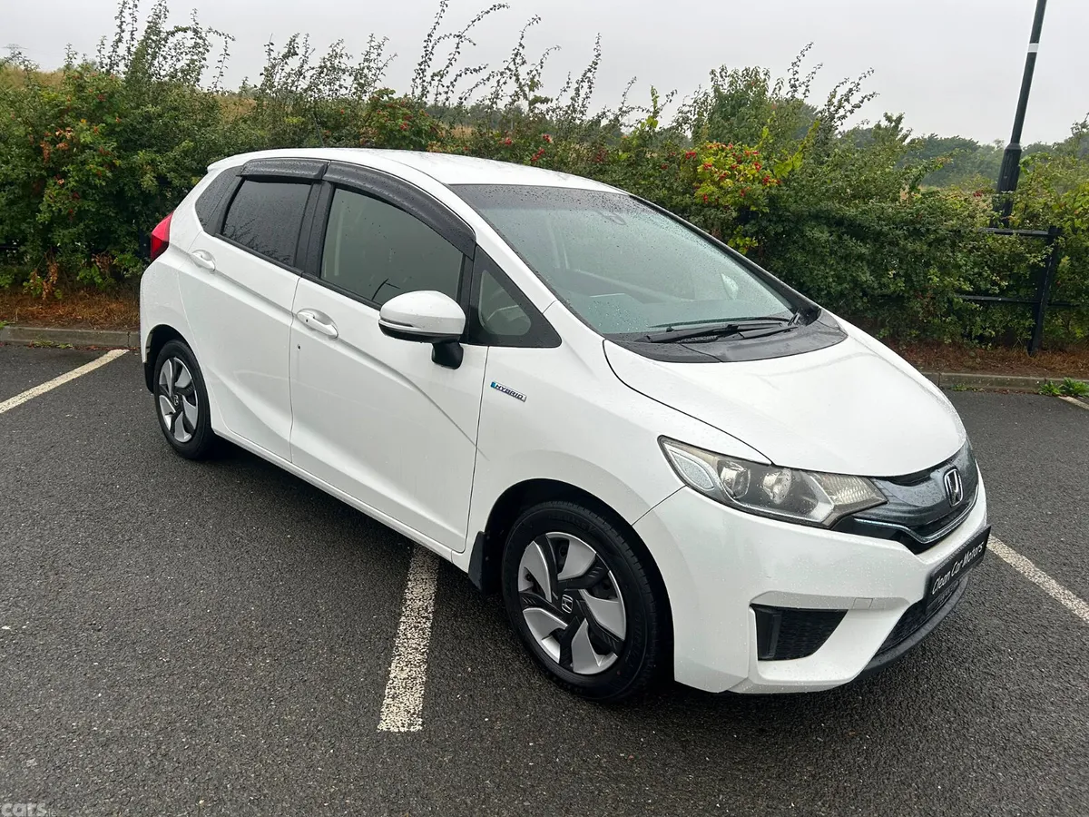 Honda Fit Hatchback, Petrol Hybrid, 2015, White