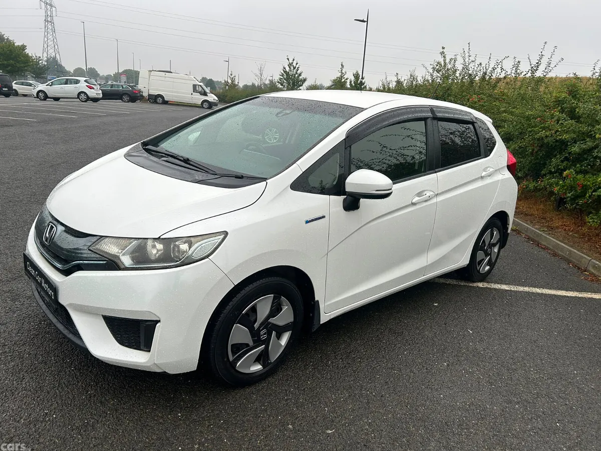 Honda Fit Hatchback, Petrol Hybrid, 2015, White