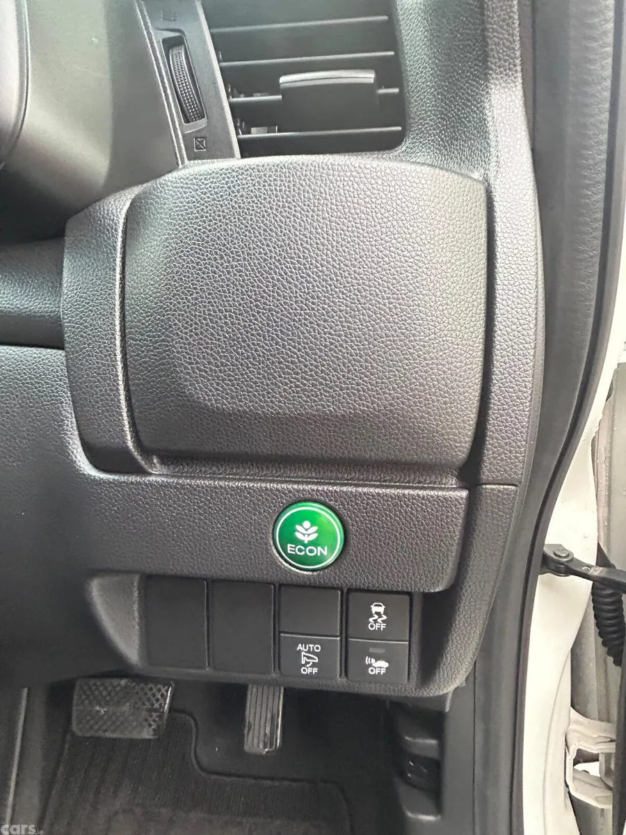 Honda Fit Hatchback, Petrol Hybrid, 2015, White