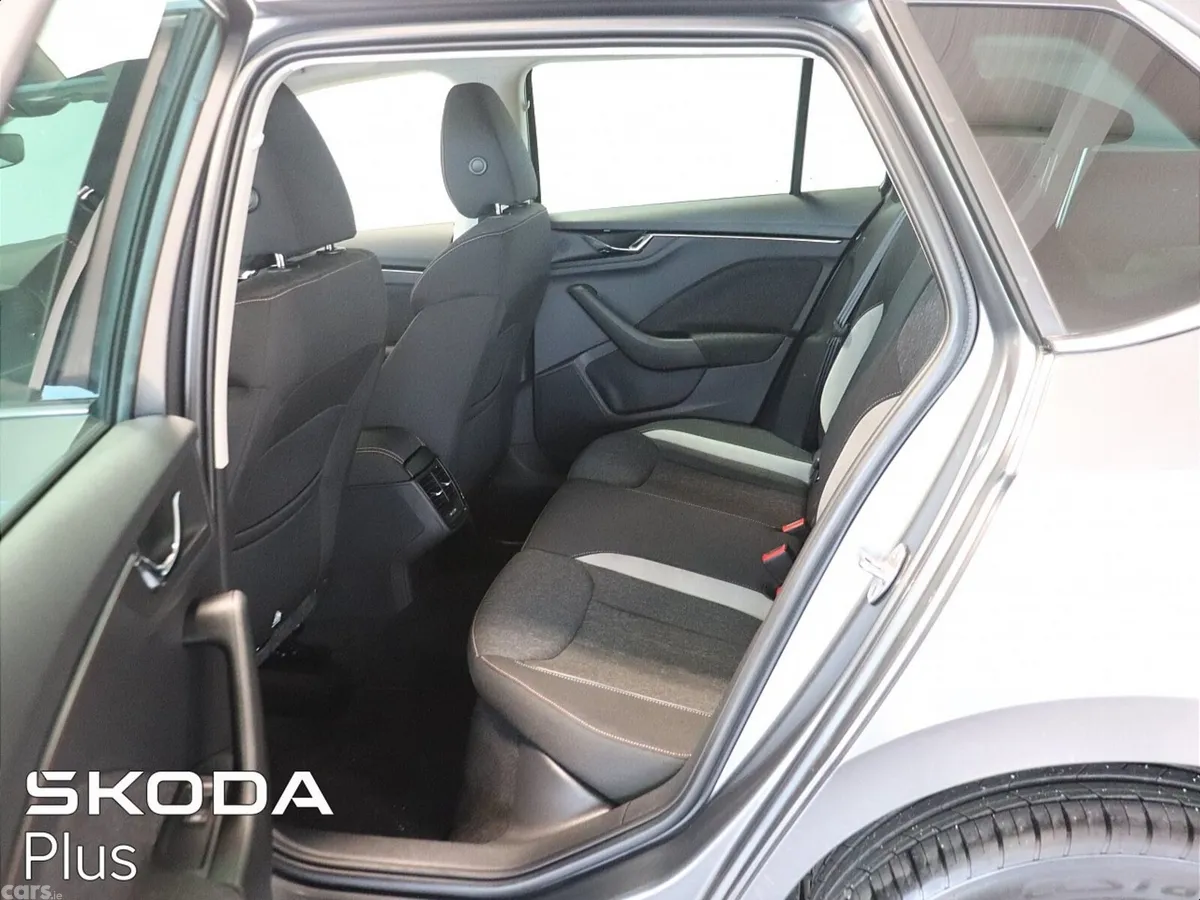 Skoda Kamiq Hatchback, Petrol, 2024, Grey