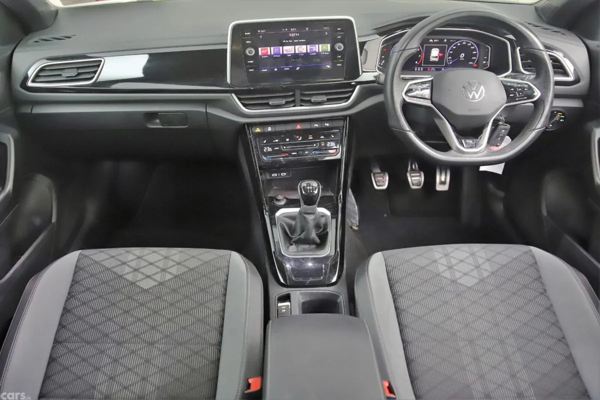 Volkswagen T-Roc SUV, Petrol, 2023, Blue