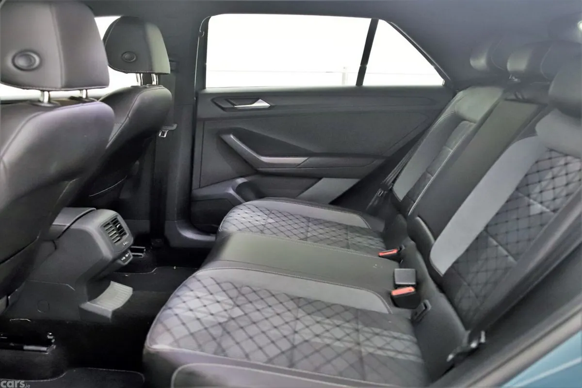 Volkswagen T-Roc SUV, Petrol, 2023, Blue