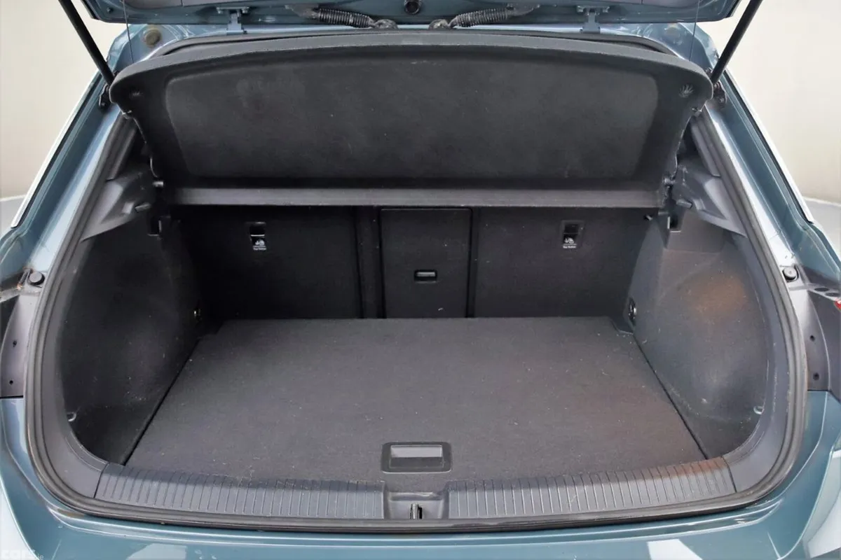 Volkswagen T-Roc SUV, Petrol, 2023, Blue