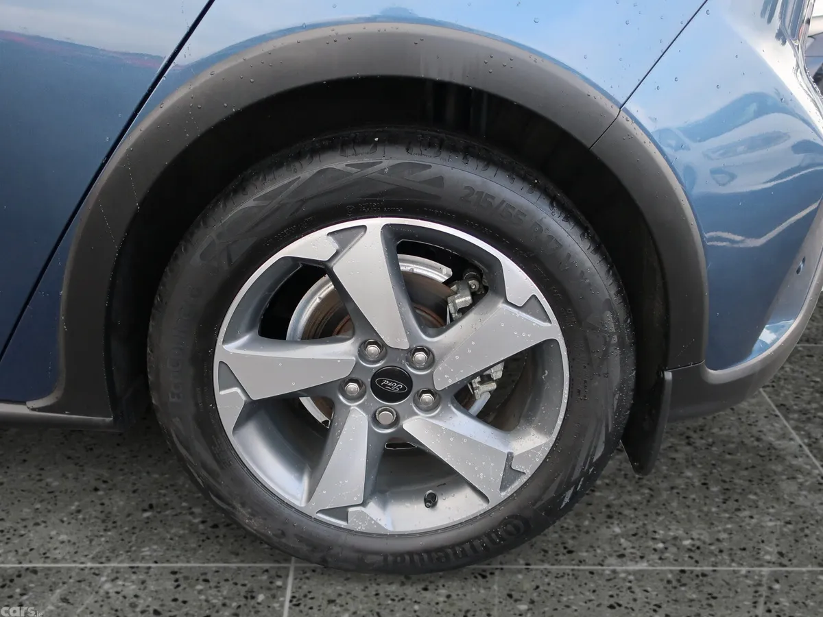Ford Focus Hatchback, Petrol Hybrid, 2022, Blue