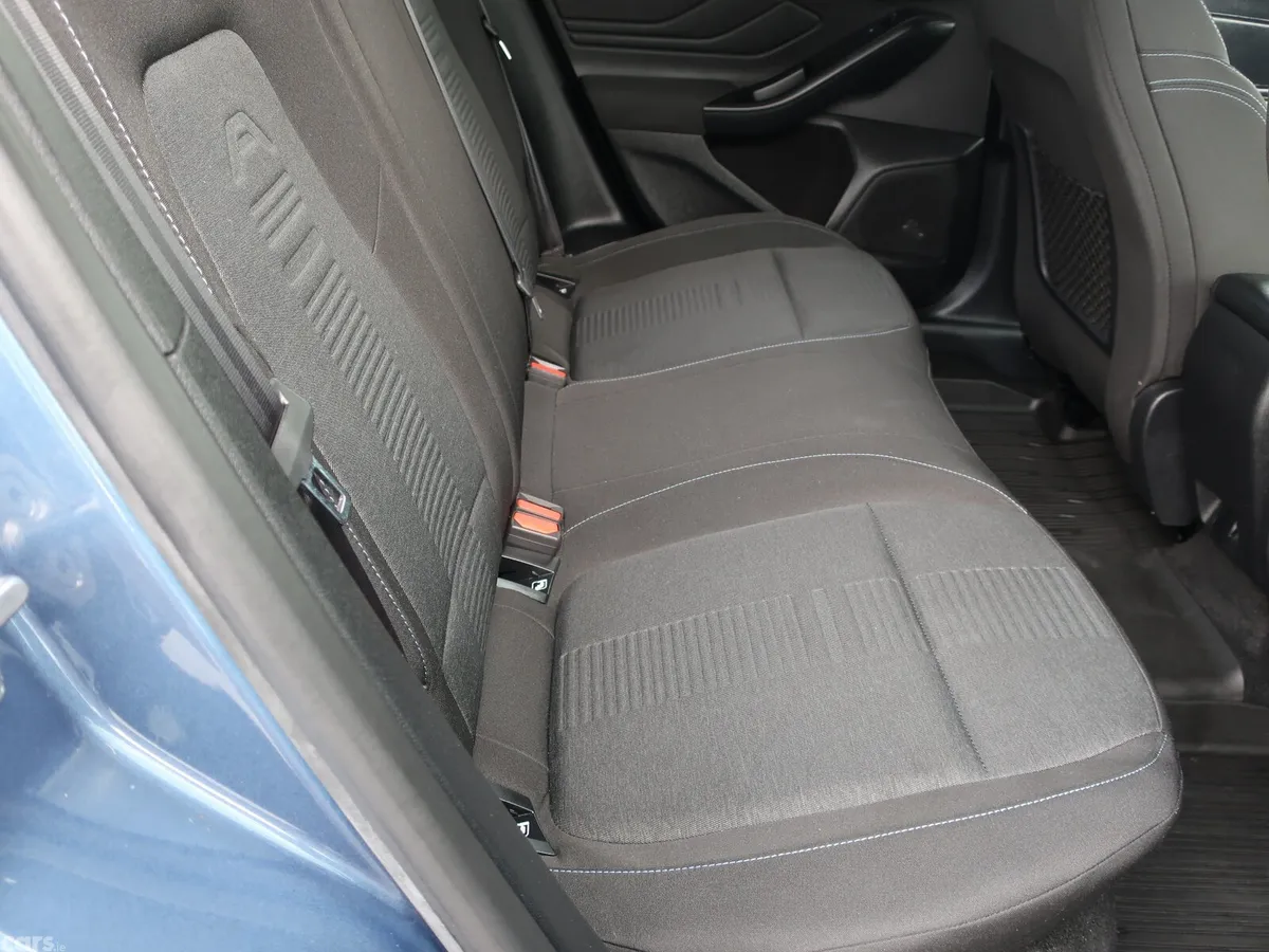 Ford Focus Hatchback, Petrol Hybrid, 2022, Blue