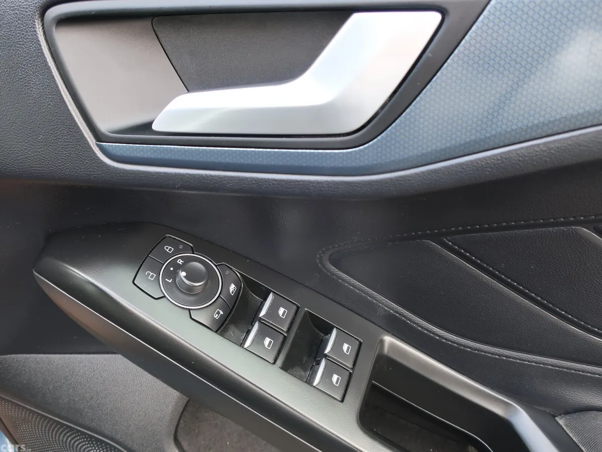 Ford Focus Hatchback, Petrol Hybrid, 2022, Blue