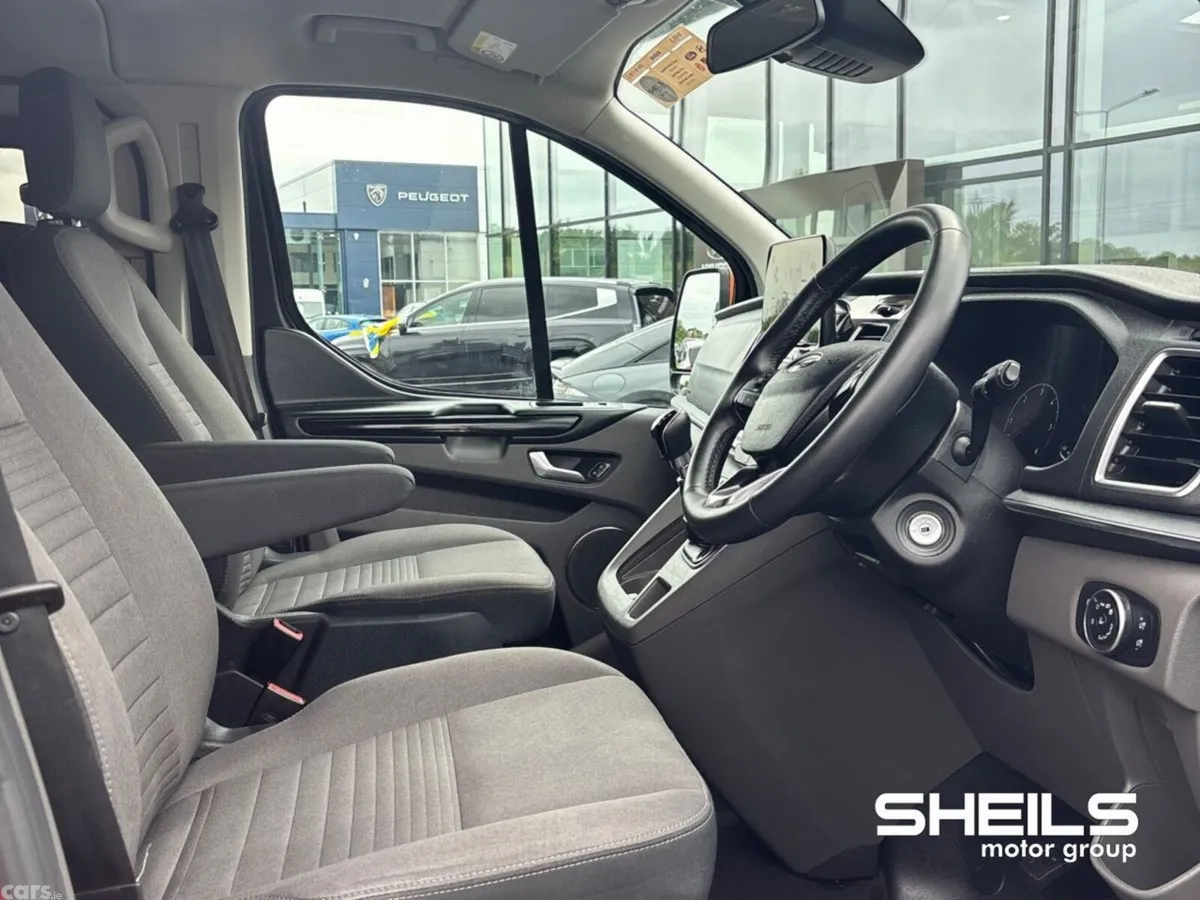 Ford Tourneo Custom MPV, Diesel, 2023, Orange