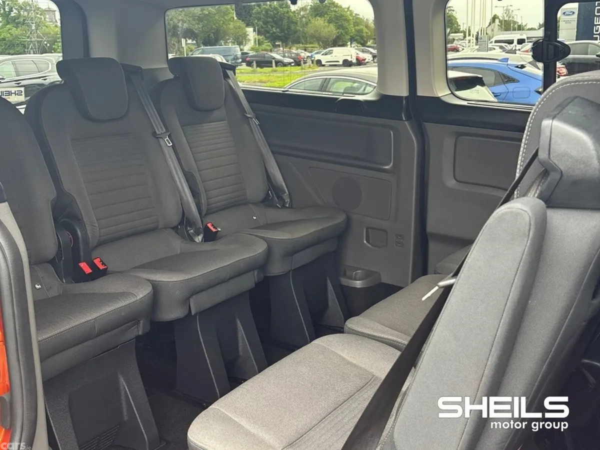 Ford Tourneo Custom MPV, Diesel, 2023, Orange