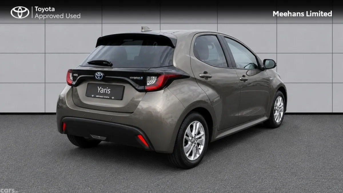 Toyota Yaris Hatchback, Petrol Hybrid, 2023, Bronze