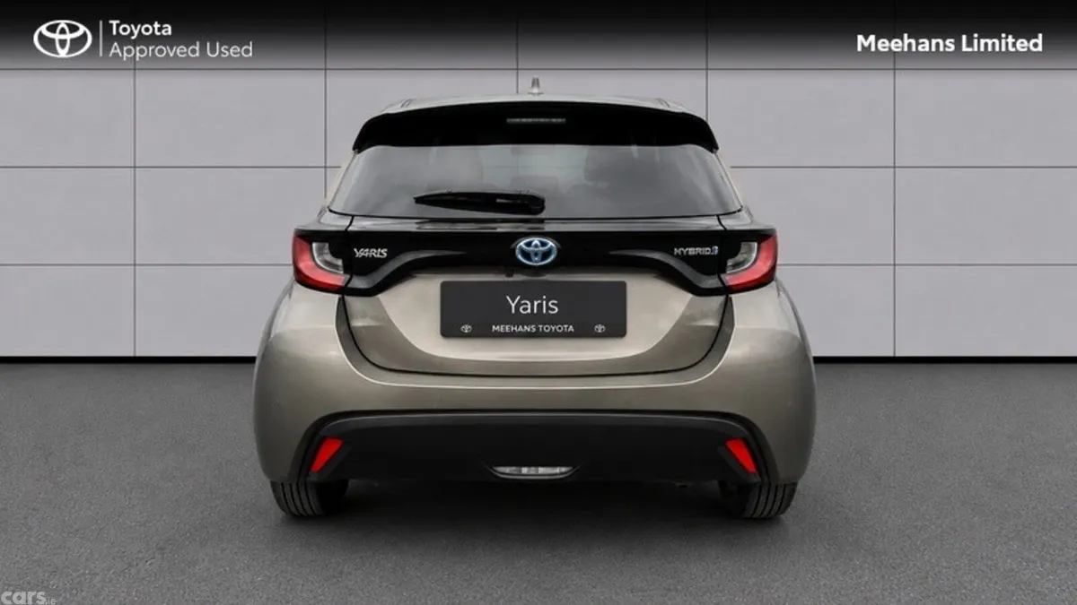 Toyota Yaris Hatchback, Petrol Hybrid, 2023, Bronze