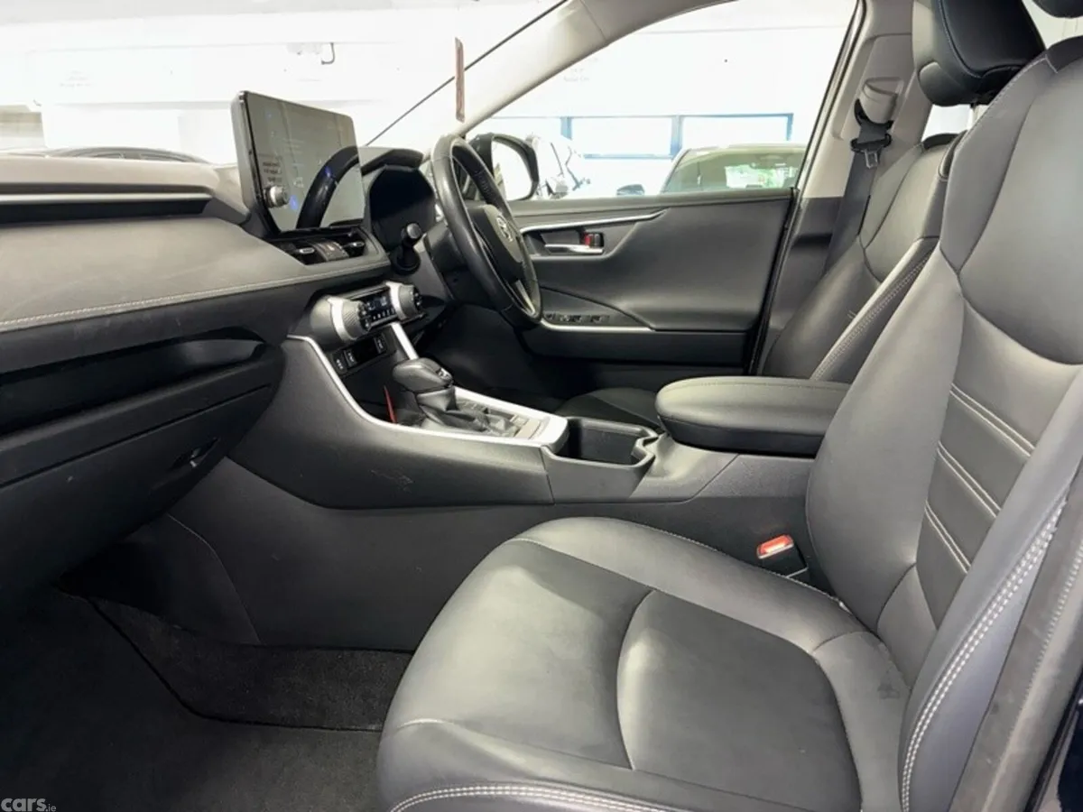 Toyota RAV4 SUV, Petrol Hybrid, 2024, Blue