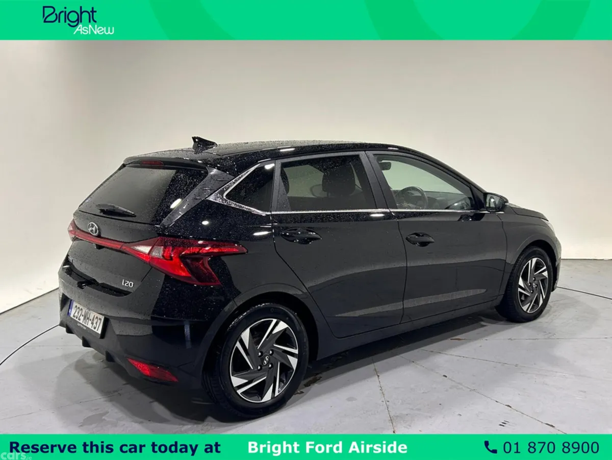 Hyundai i20 Hatchback, Petrol, 2023, Black