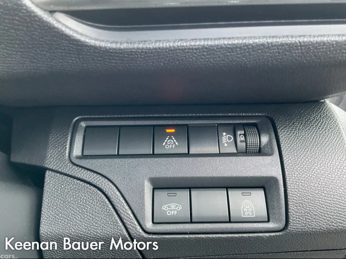 Peugeot 5008 MPV, Diesel, 2021, Grey