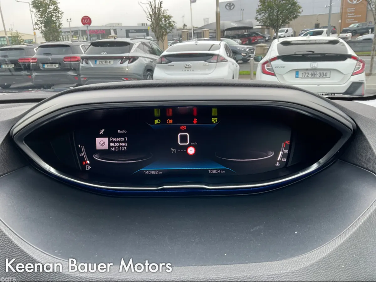 Peugeot 5008 MPV, Diesel, 2021, Grey