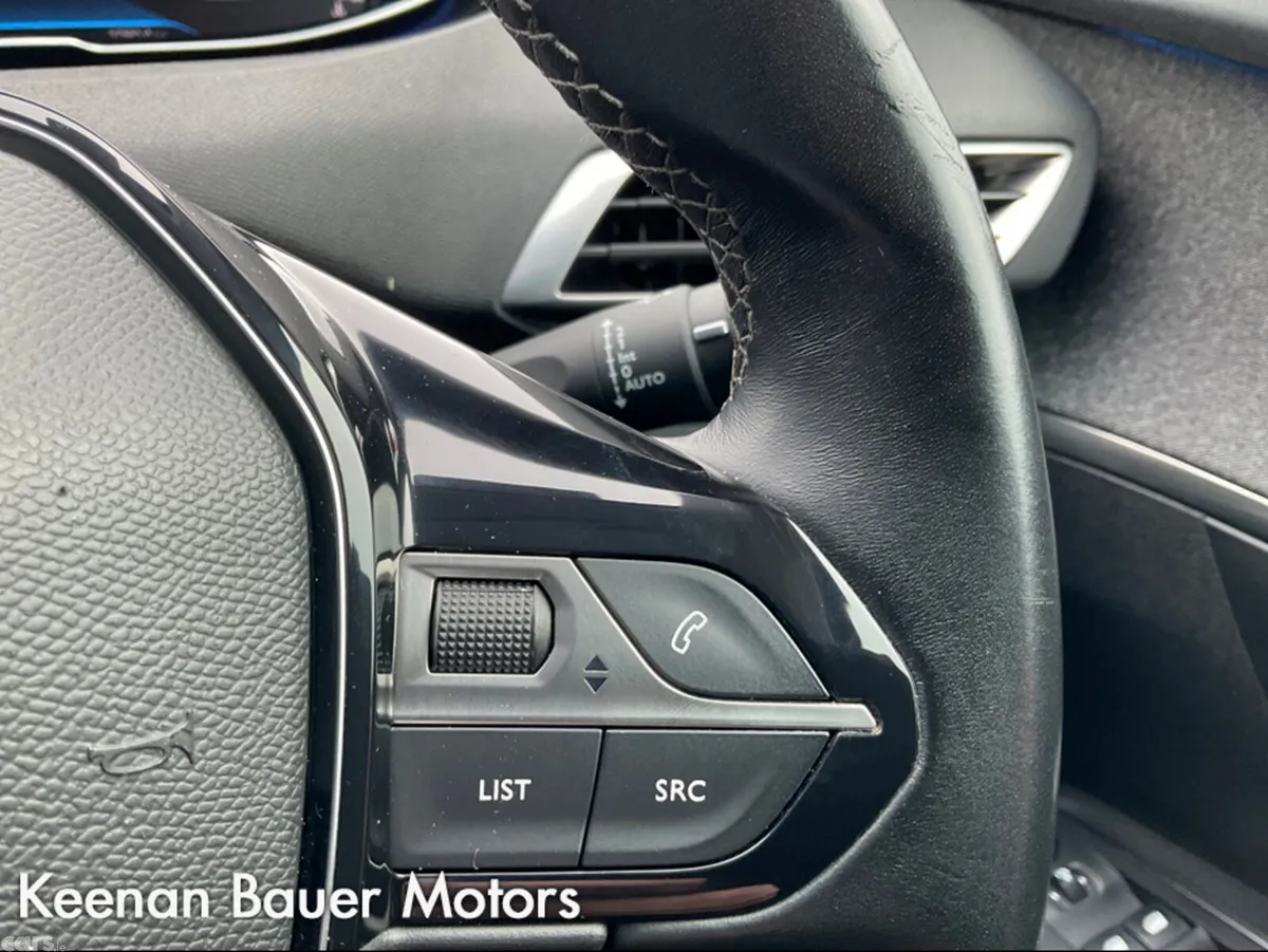 Peugeot 5008 MPV, Diesel, 2021, Grey