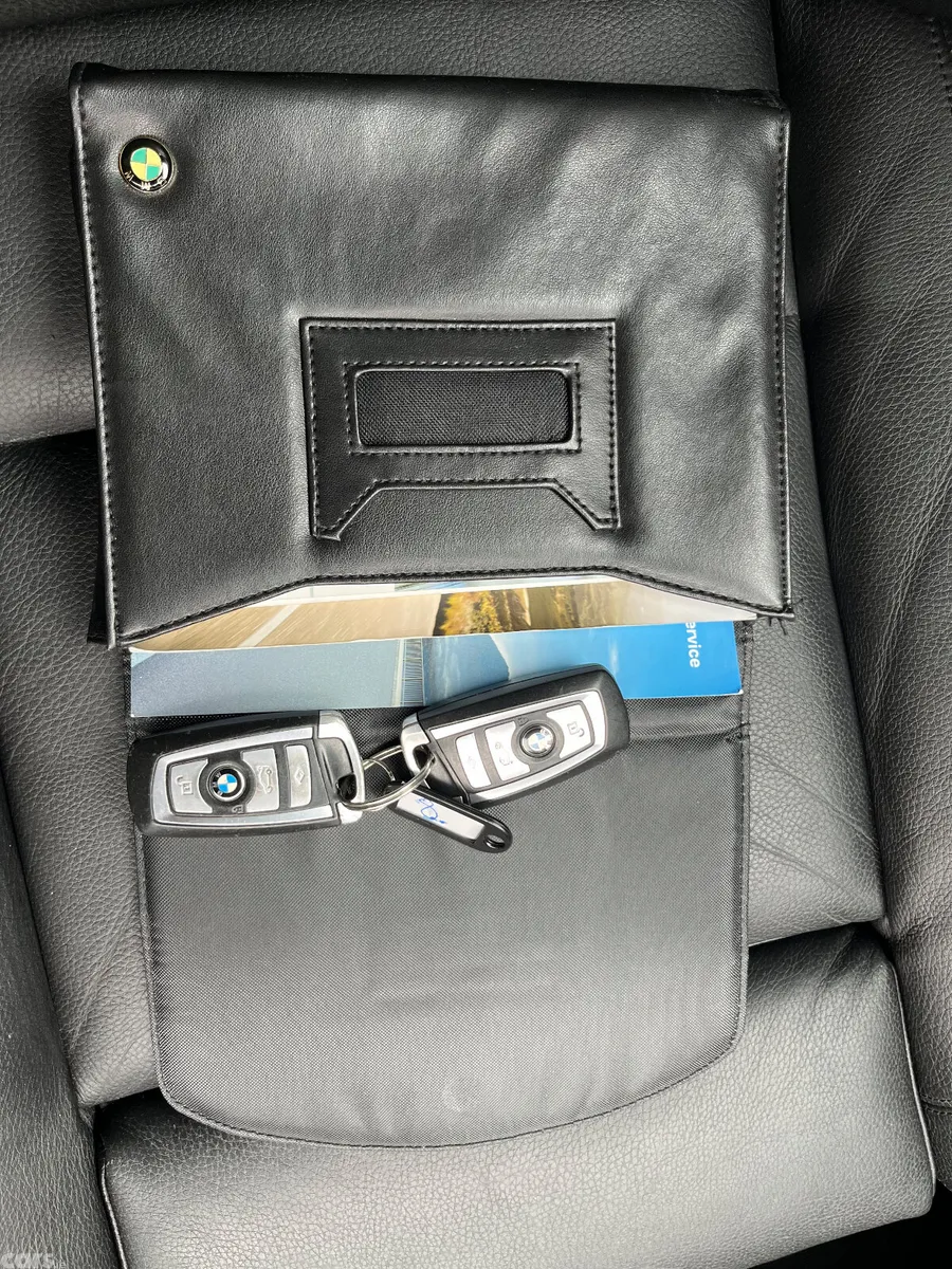 BMW 7-Series Saloon, Diesel, 2011, Black