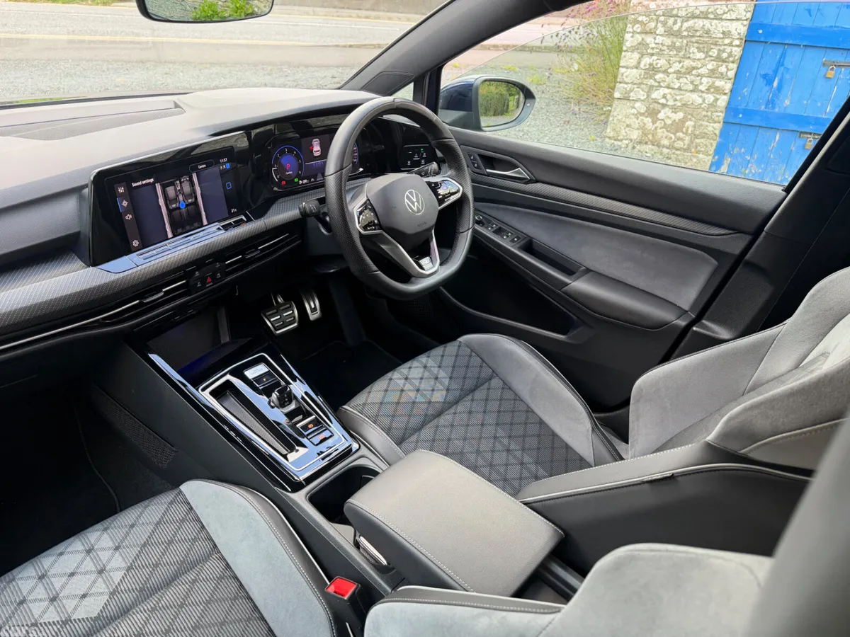 Volkswagen Golf Hatchback, Diesel, 2023, Blue