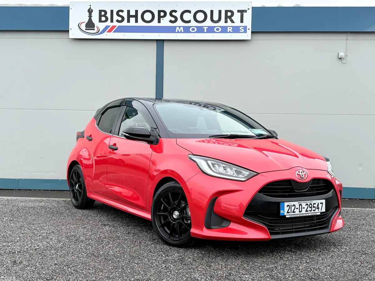 Toyota Yaris Hatchback, Petrol, 2021, Red