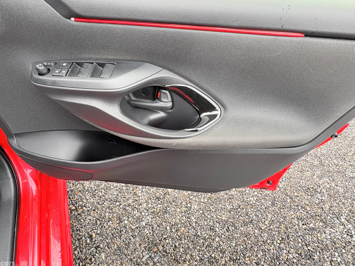 Toyota Yaris Hatchback, Petrol, 2021, Red