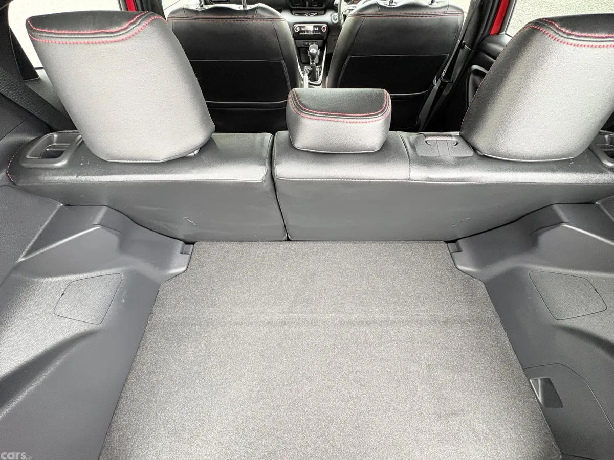 Toyota Yaris Hatchback, Petrol, 2021, Red