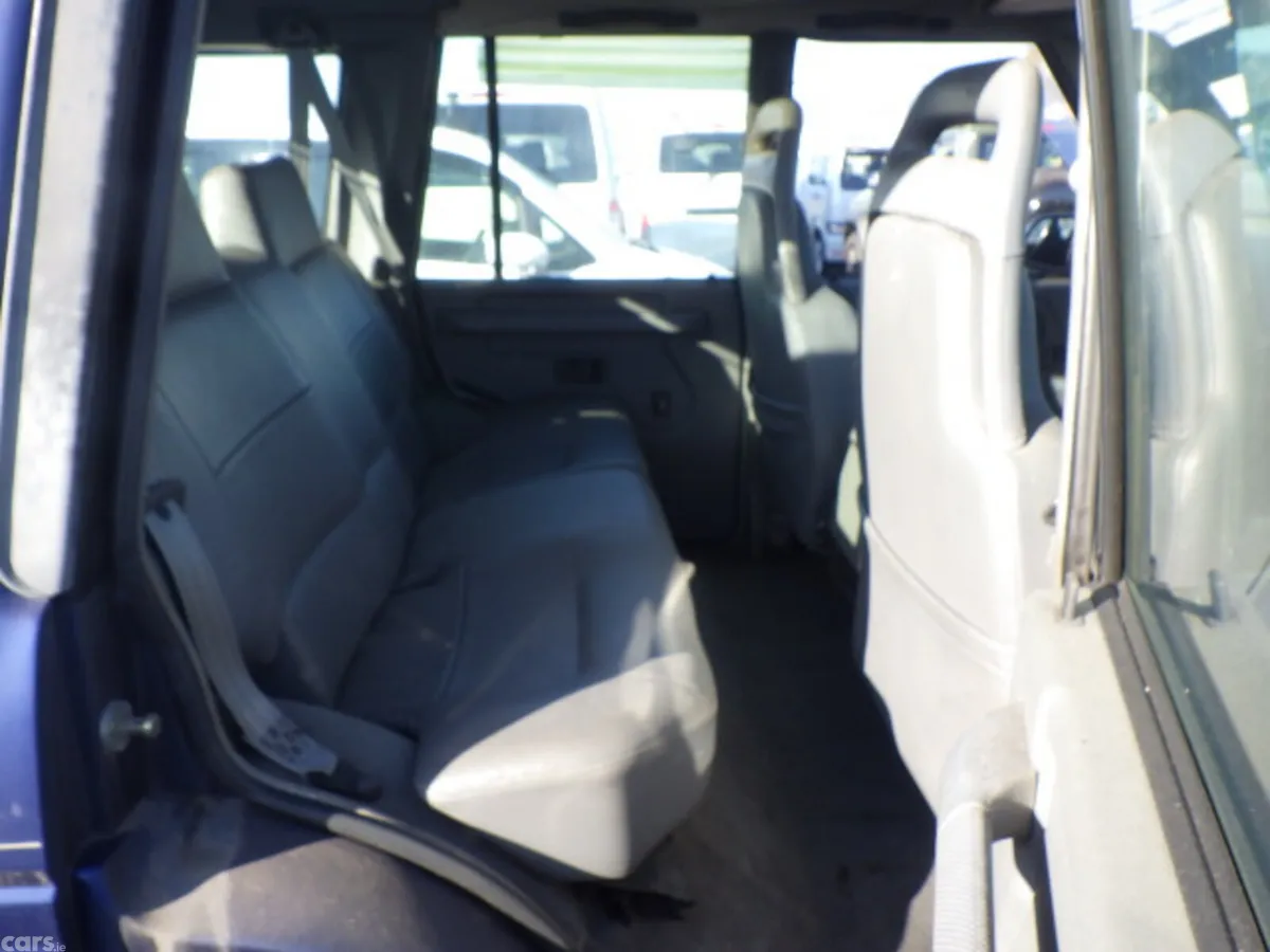 Land Rover Discovery SUV, Petrol, 1995, Blue